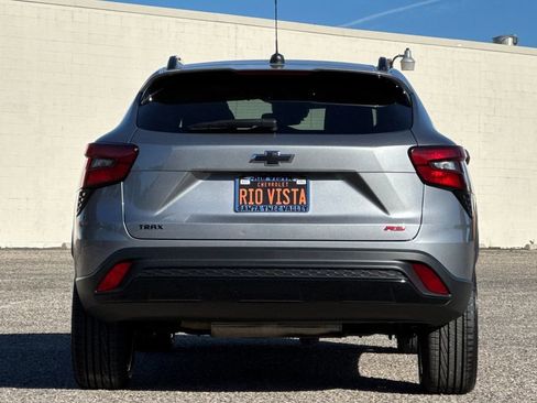 Certified 2024 Chevrolet Trax RS image 5