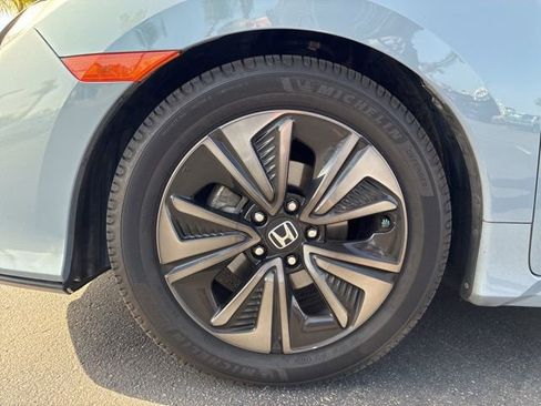 Used 2019 Honda Civic EX image 9