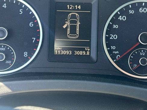 Used 2011 Volkswagen Tiguan SE FWD image 4