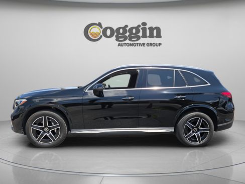 Used 2026 Mercedes-Benz GLC 300 image 2