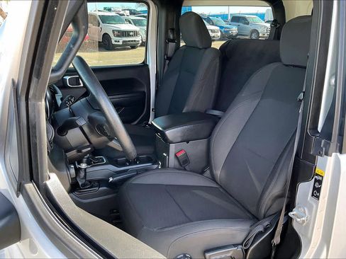 Used 2023 Jeep Wrangler Sport image 7