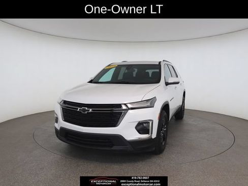 Used 2023 Chevrolet Traverse LT FWD image 1