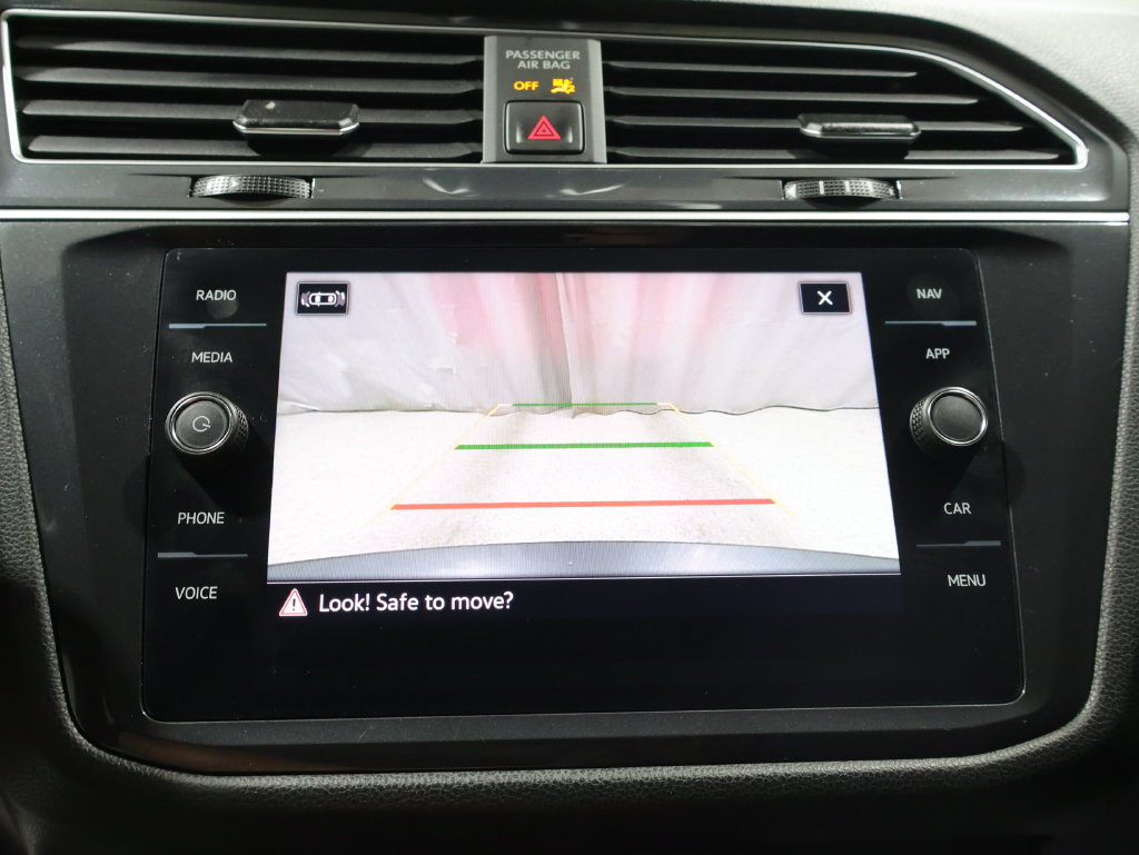 Used 2024 Volkswagen Tiguan SEL R-Line AWD/4WD image 27