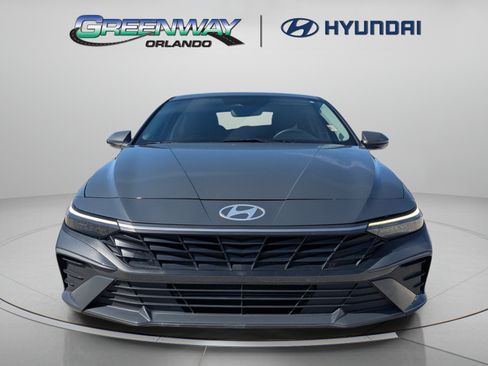 Used 2024 Hyundai Elantra SEL FWD image 3