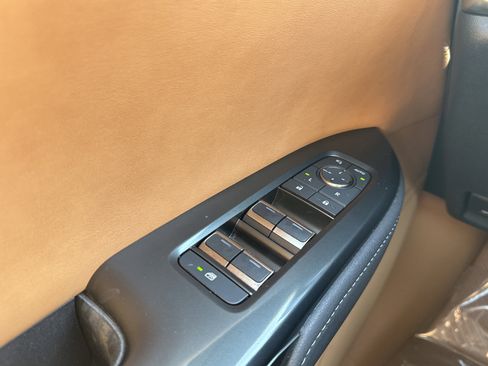 Used 2023 Lexus RZ 450e Premium image 29