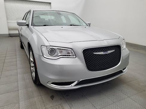 Used 2019 Chrysler 300 Touring L w/ Quick Order Package 22F RWD image 13