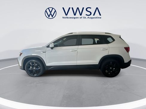 Certified 2023 Volkswagen Taos SE FWD image 5