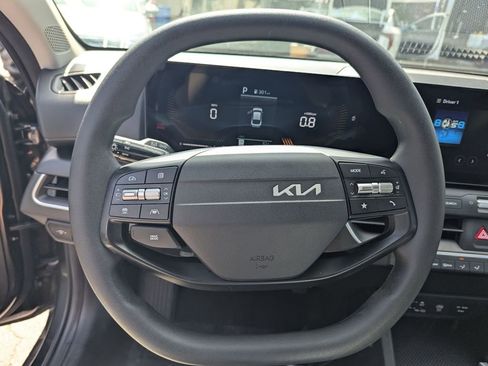 Used 2025 Kia K4 FWD image 17