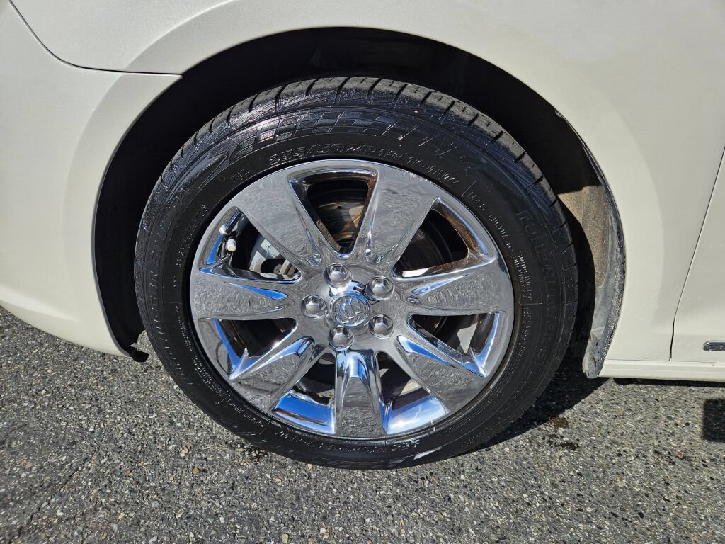 Used 2011 Buick LaCrosse CXS w/ Driver Confidence Package FWD image 8