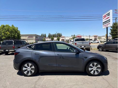 Used 2021 Tesla Model Y Long Range AWD/4WD image 4