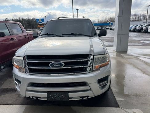 Used 2017 Ford Expedition EL XLT w/ Equipment Group 202A AWD/4WD image 2