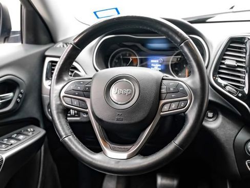 Used 2019 Jeep Cherokee Limited w/ Luxury Group AWD/4WD image 18