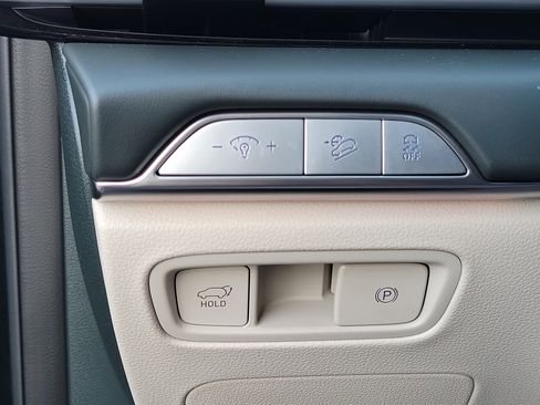 Certified 2025 Genesis GV80 2.5T Select image 16