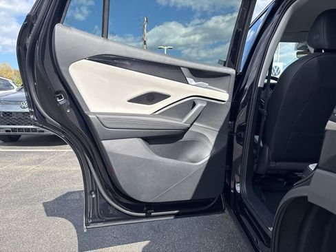 New 2026 Volkswagen Tiguan SE AWD/4WD image 34