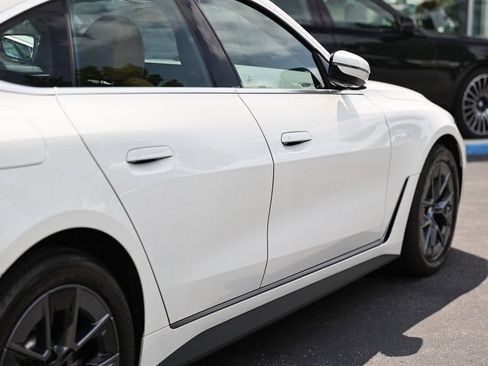 Used 2024 BMW i4 eDrive40 w/ Premium Package RWD image 8