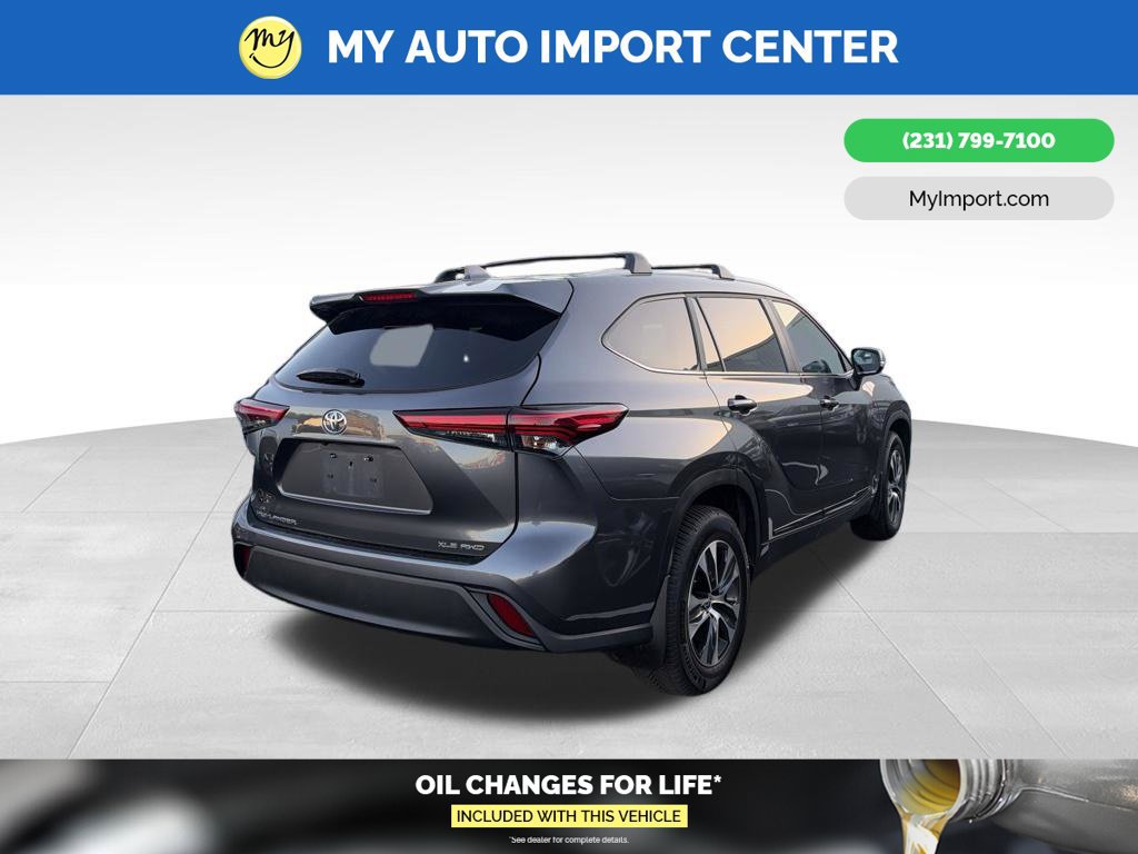 Used 2023 Toyota Highlander XLE AWD/4WD image 6