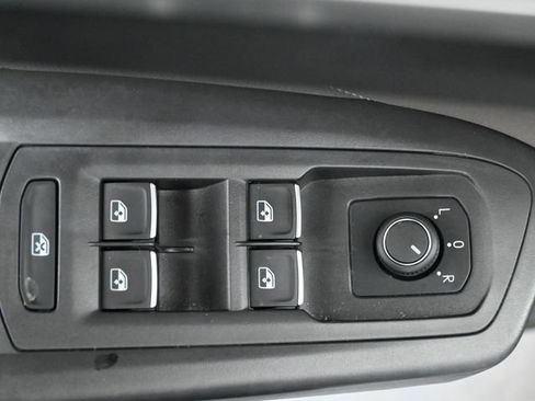 Used 2023 Volkswagen Atlas Cross Sport SE image 12