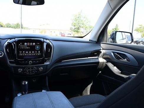Used 2018 Chevrolet Traverse LT FWD image 23