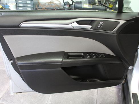 Used 2016 Ford Fusion S image 17