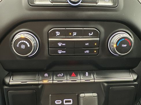 Certified 2022 Chevrolet Silverado 1500 Custom w/ LPO, Dark Essentials Package AWD/4WD image 17