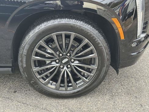 Used 2025 Cadillac Escalade Sport Platinum w/ LPO, ONYX Package image 10