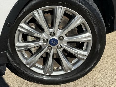 Certified 2018 Ford Escape Titanium image 9