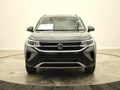Certified 2024 Volkswagen Taos SEL image 8