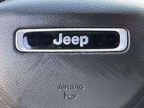 Used 2024 Jeep Compass Latitude AWD/4WD image 26