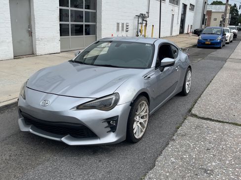 Used 2020 Toyota 86 RWD image 1