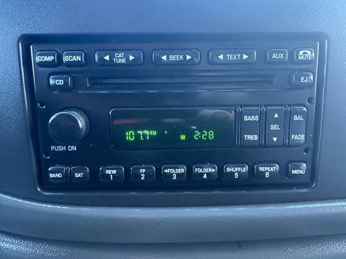 Used 2006 Ford E-150 and Econoline 150 Cargo image 15