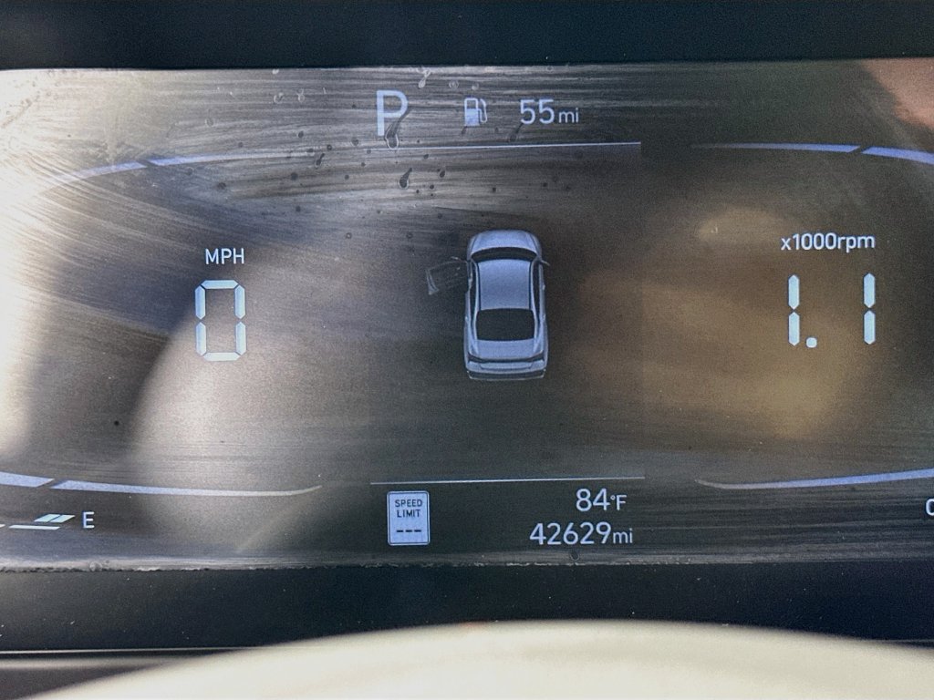Used 2025 Hyundai Elantra Sport FWD image 12