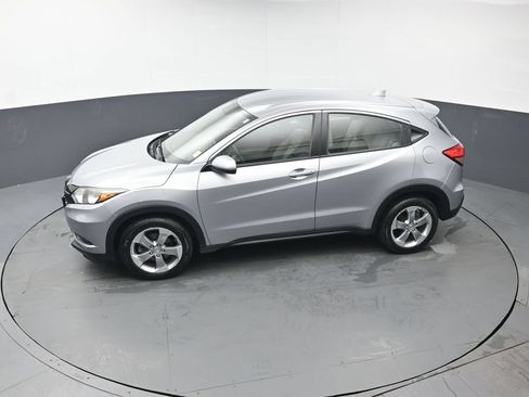 Used 2018 Honda HR-V LX image 36