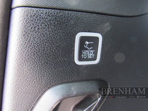 Used 2024 Jeep Wagoneer Series II AWD/4WD image 19
