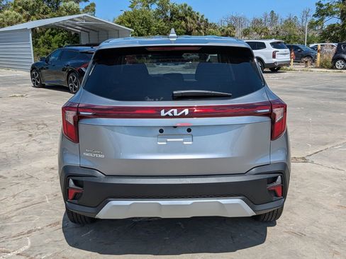 Certified 2026 Kia Seltos LX FWD image 6