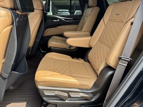 Used 2023 Cadillac Escalade Sport w/ LPO, ONYX Package AWD/4WD image 19