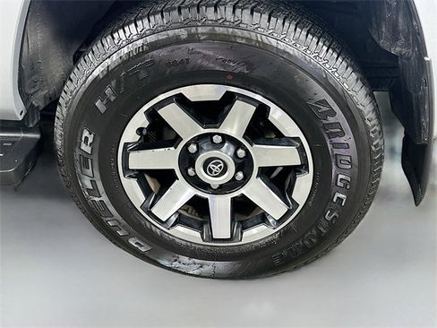 Used 2024 Toyota 4Runner TRD Off-Road Premium image 30