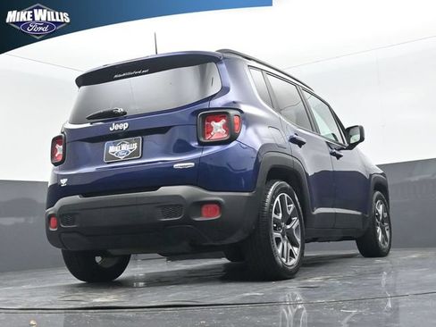 Used 2017 Jeep Renegade Latitude FWD image 23
