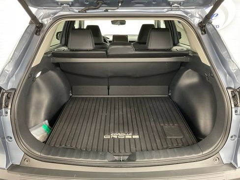 Used 2025 Toyota Corolla Cross XLE w/ Convenience Package image 8