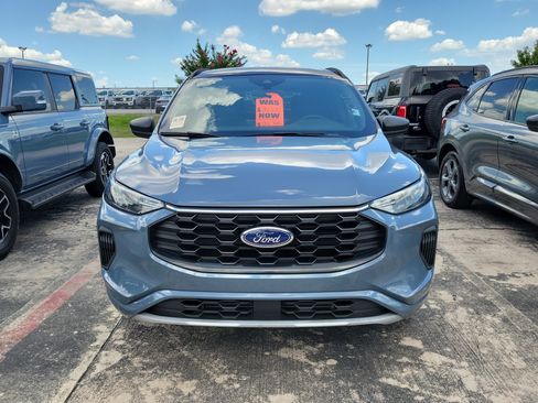 Used 2023 Ford Escape ST-Line w/ Tech Pack #1 FWD image 2