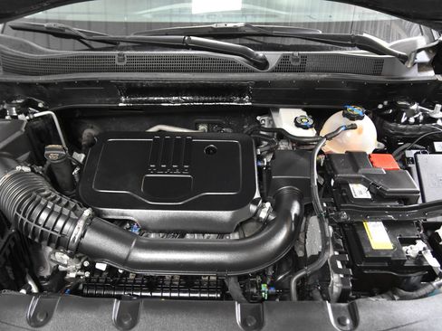 Used 2025 Chevrolet Blazer LT FWD image 38