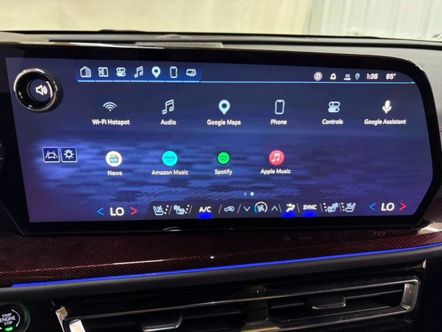 Used 2025 Chevrolet Traverse RS AWD/4WD image 46