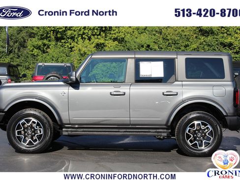 Used 2022 Ford Bronco Outer Banks image 2