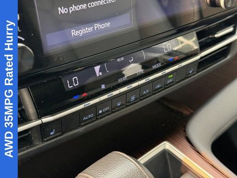 Used 2023 Toyota Sienna XLE AWD/4WD image 29