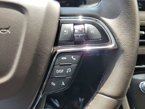 Certified 2022 Lincoln Nautilus FWD w/ Premium Package image 22