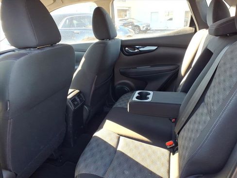 Used 2018 Nissan Rogue Sport SV w/ SV All-Weather Package image 13