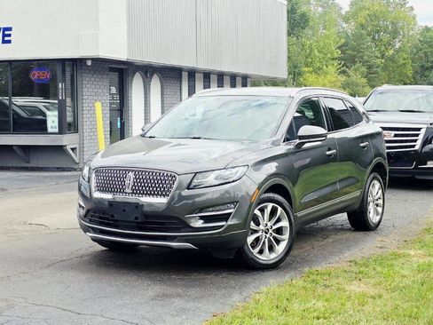 Used 2019 Lincoln MKC Select w/ MKC Climate Package AWD/4WD image 2
