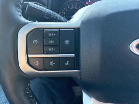 Used 2024 Ford Expedition XLT image 23