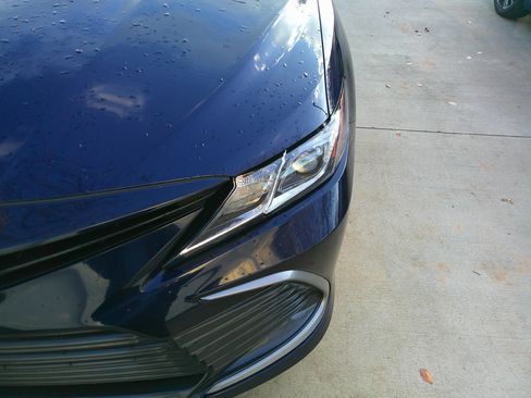 Used 2022 Toyota Camry LE image 7