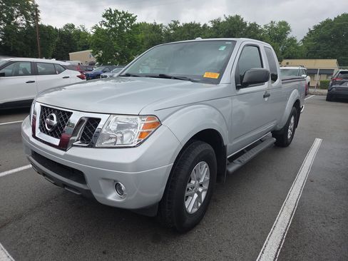 Used 2016 Nissan Frontier SV w/ SV Value Truck Package AWD/4WD image 10