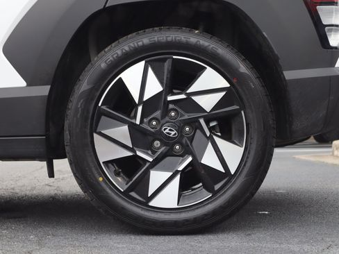 Used 2024 Hyundai Kona SEL w/ Convenience Package image 32